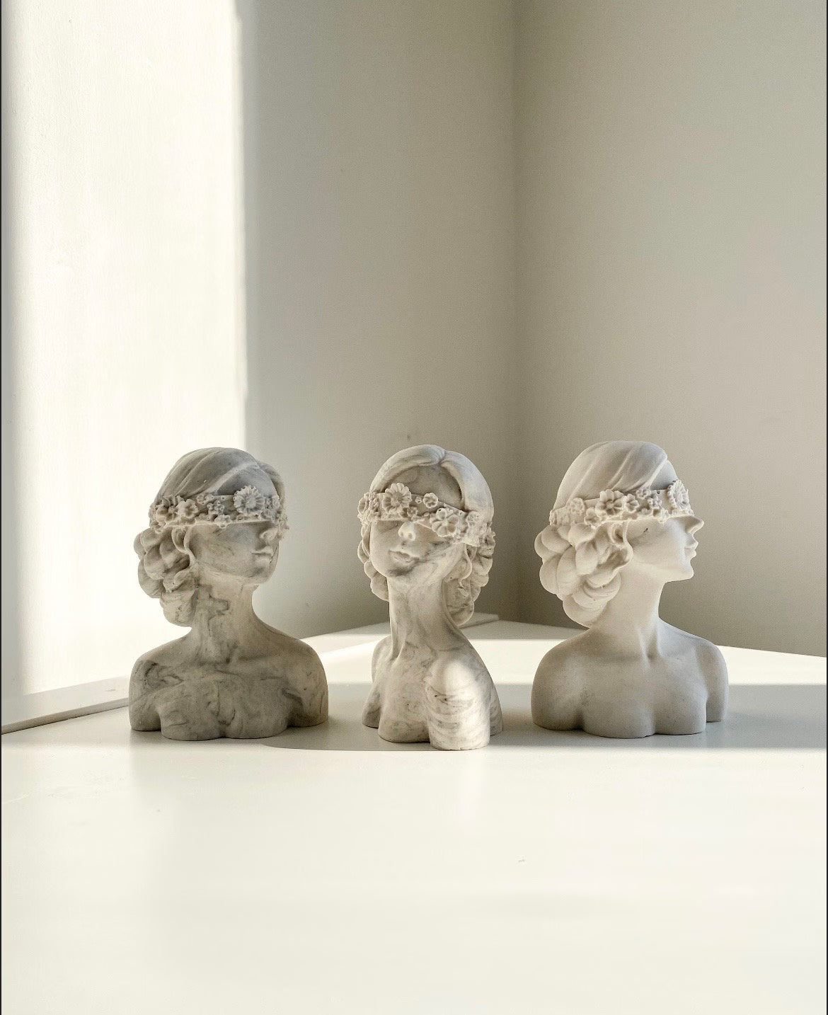Lady statue, custom colour effects | Handmade | Jesmonite | neutral home decor and gifts.